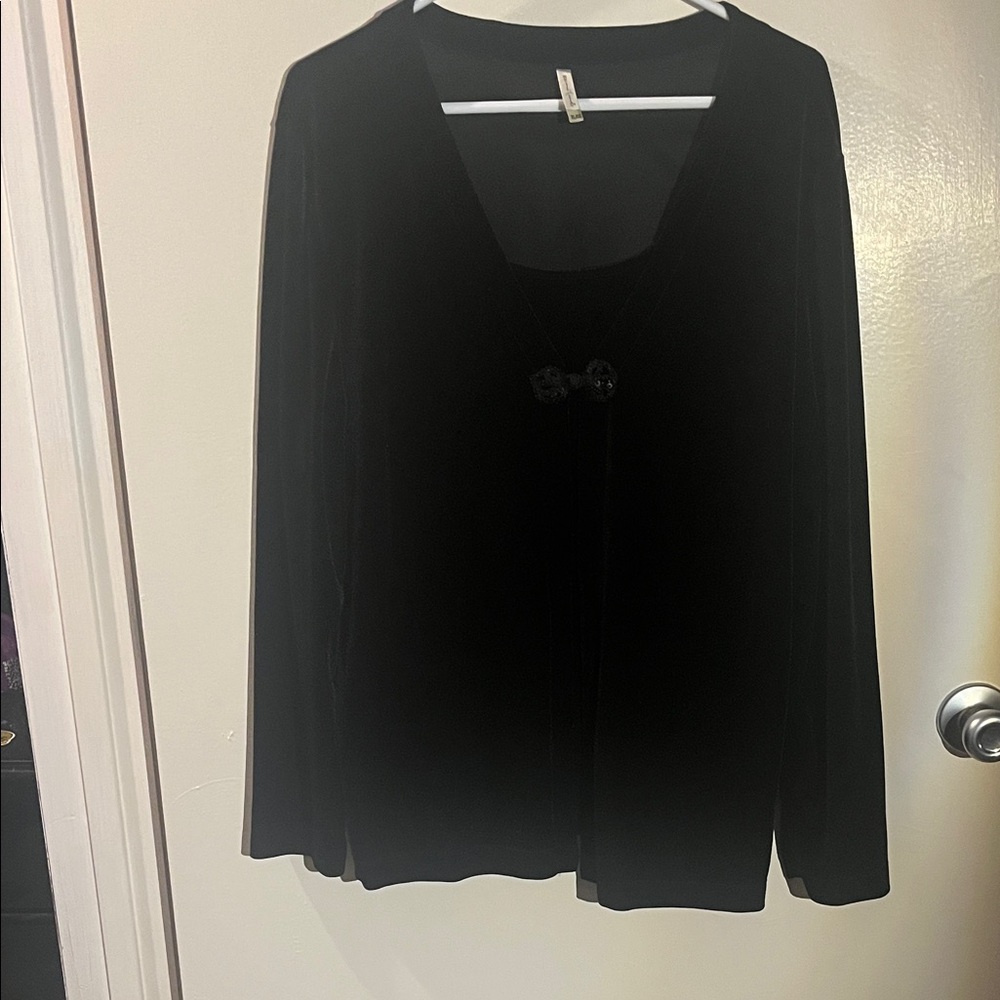 White Stag Classic Velvet Black Top- Built in tank top